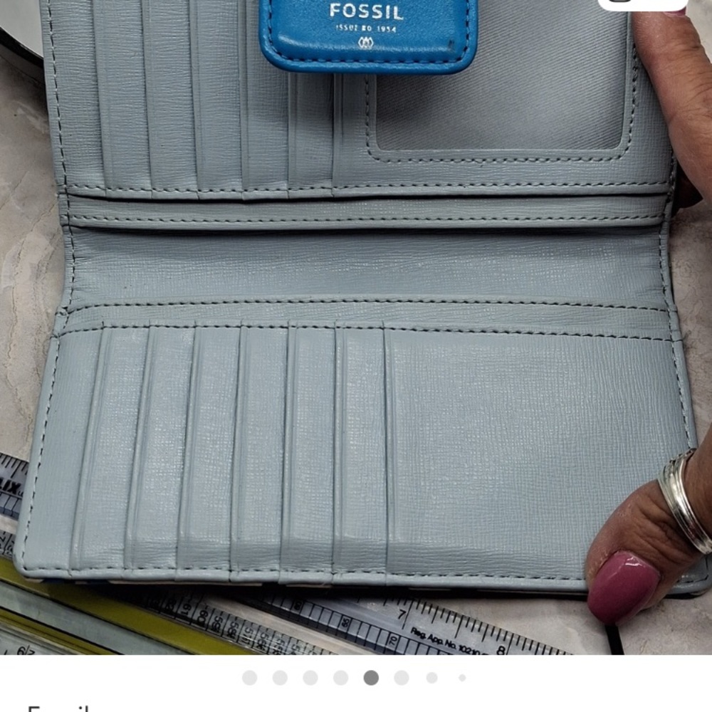 Fossil Blue and Green Wallet with Geometric Design 6.5x3.5 - Picture 5 of 9